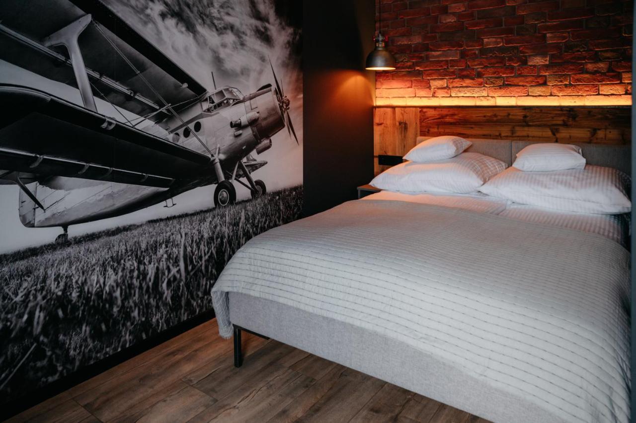 Sleep Well 1999 Hotel Tychy Buitenkant foto