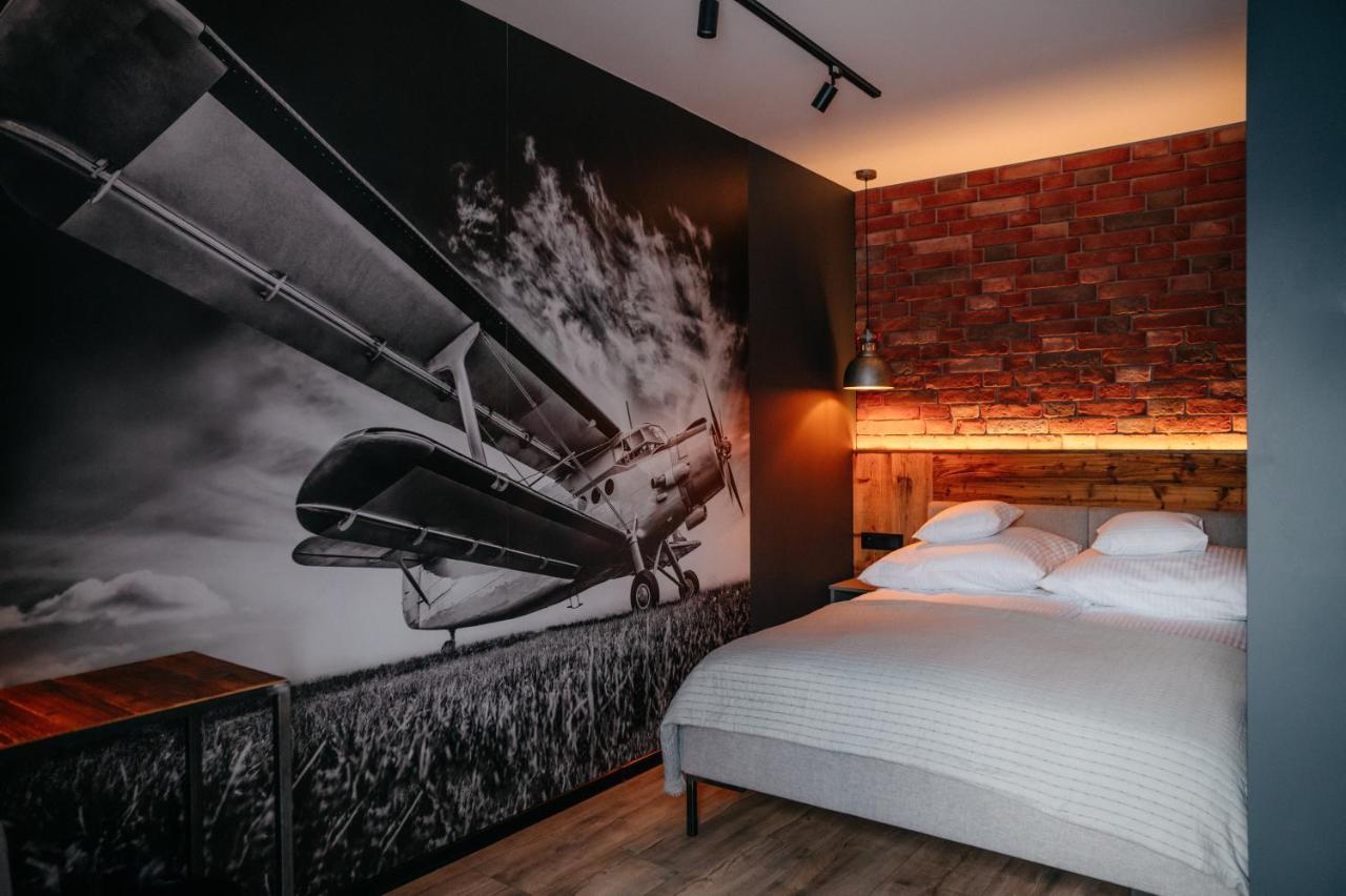 Sleep Well 1999 Hotel Tychy Buitenkant foto