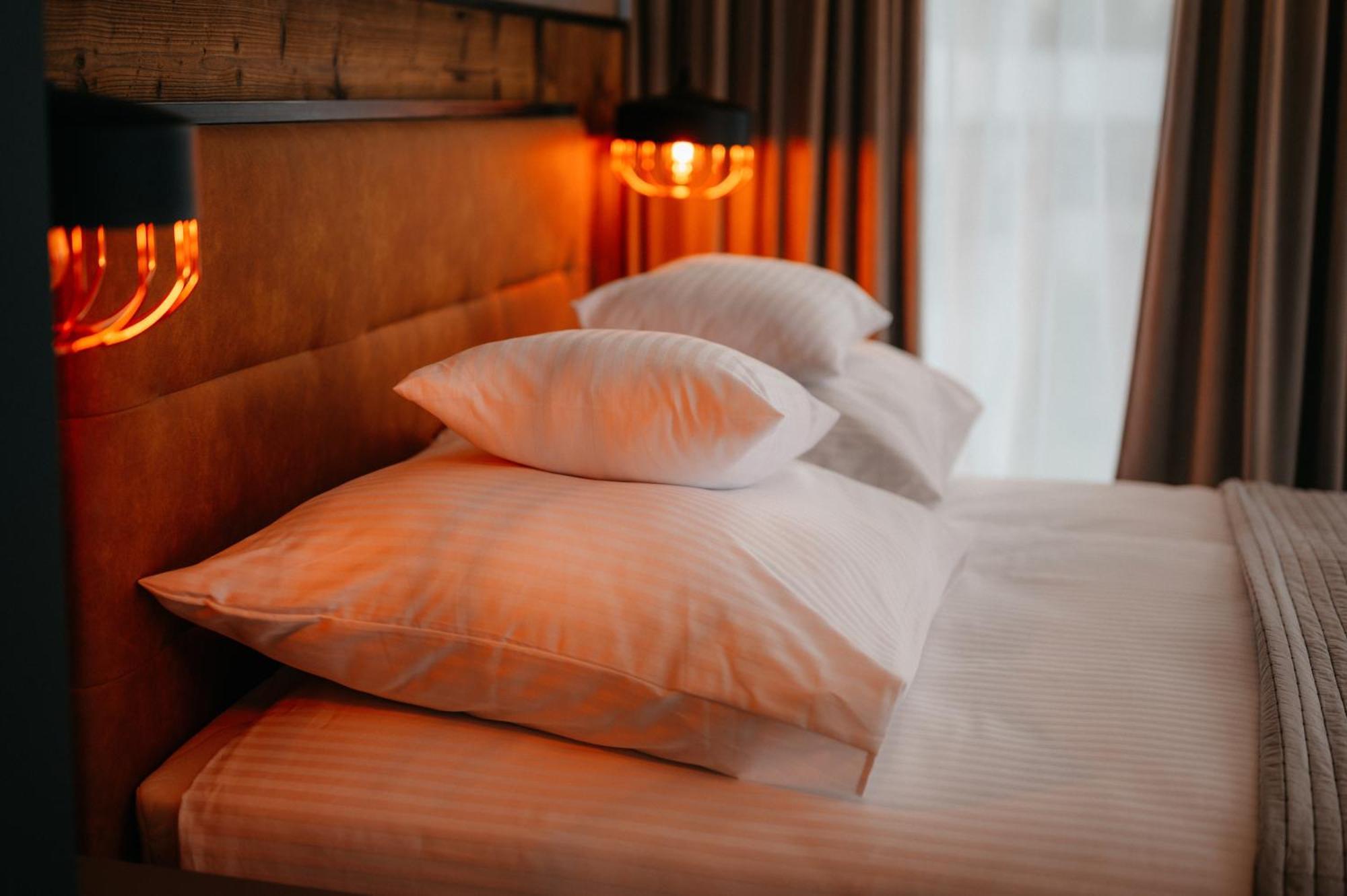 Sleep Well 1999 Hotel Tychy Buitenkant foto