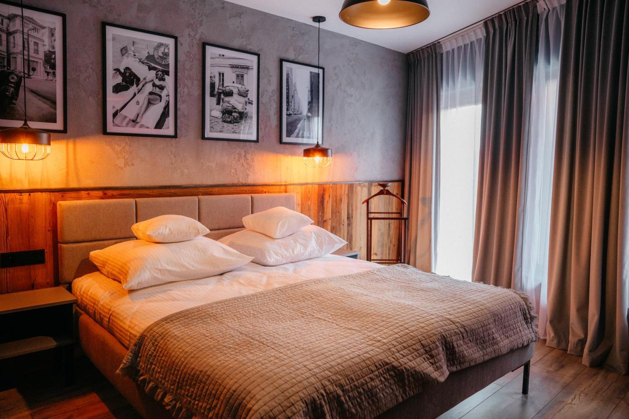 Sleep Well 1999 Hotel Tychy Buitenkant foto